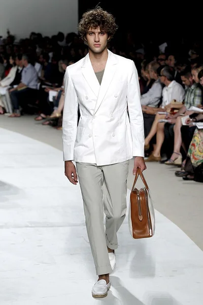 Look 2